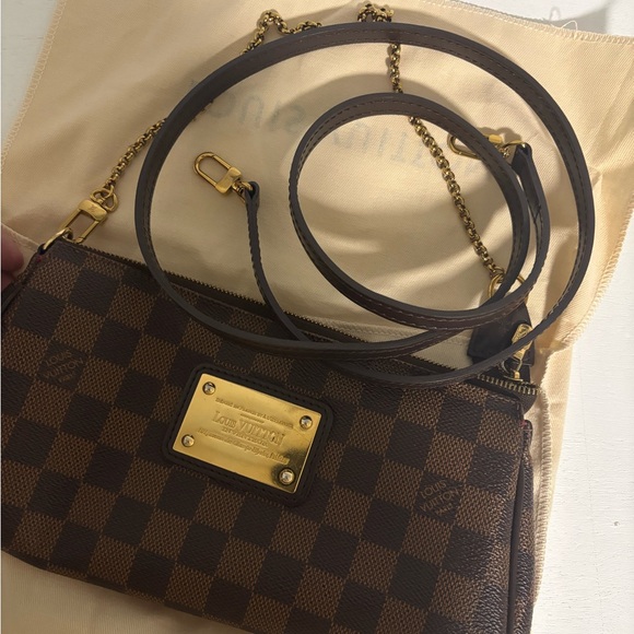 Louis Vuitton Eva Clutch - Picture 4 of 10